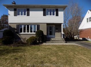 1128 Checkers Rd, Ottawa, ON K2C2S4