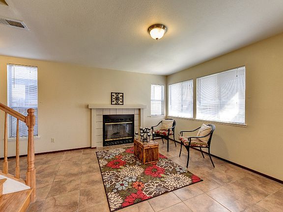 5th image of 5001 Yvonne Way