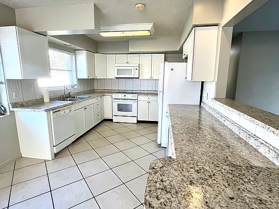 4th image of 2263 Duncan Dr