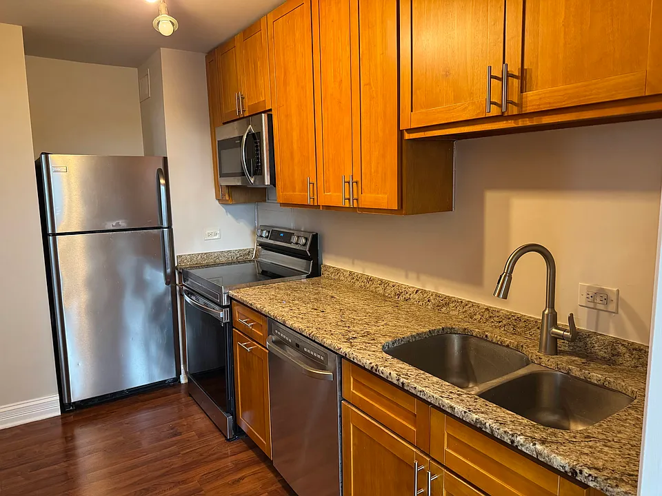 336 W Wellington Ave #705