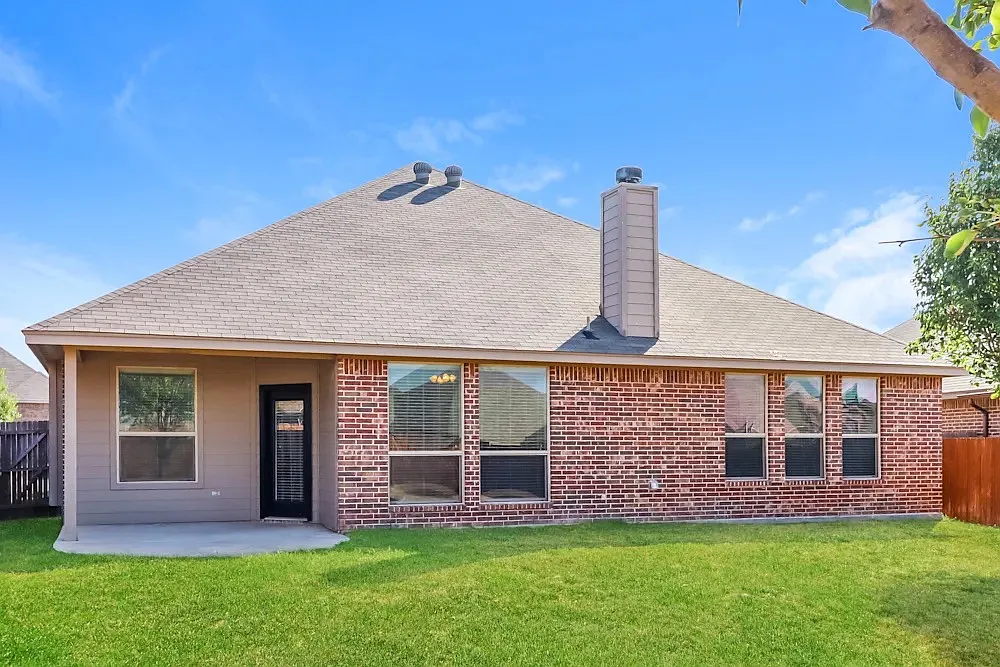 3 bed, 2166 sqft, $1,640 — Photo 1
