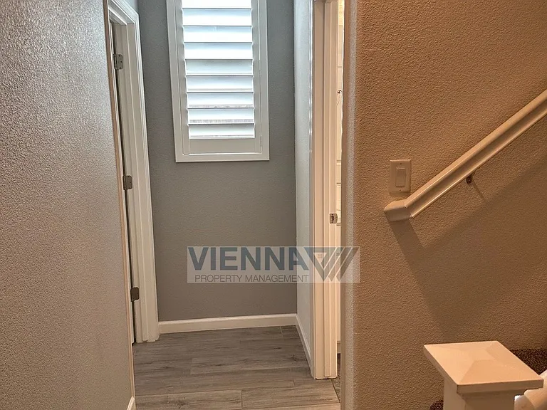 1347 Larkspur Dr — Photo 13