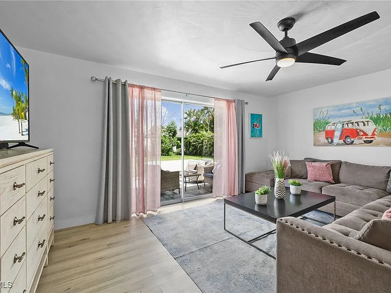 1661 Coronado Rd — Photo 23