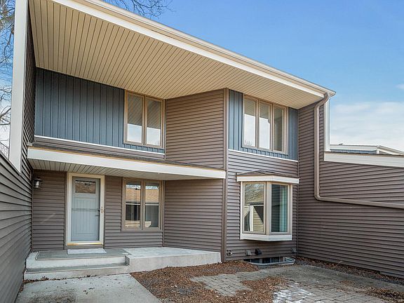 2nd image of 570 Woodhill Dr APT 67