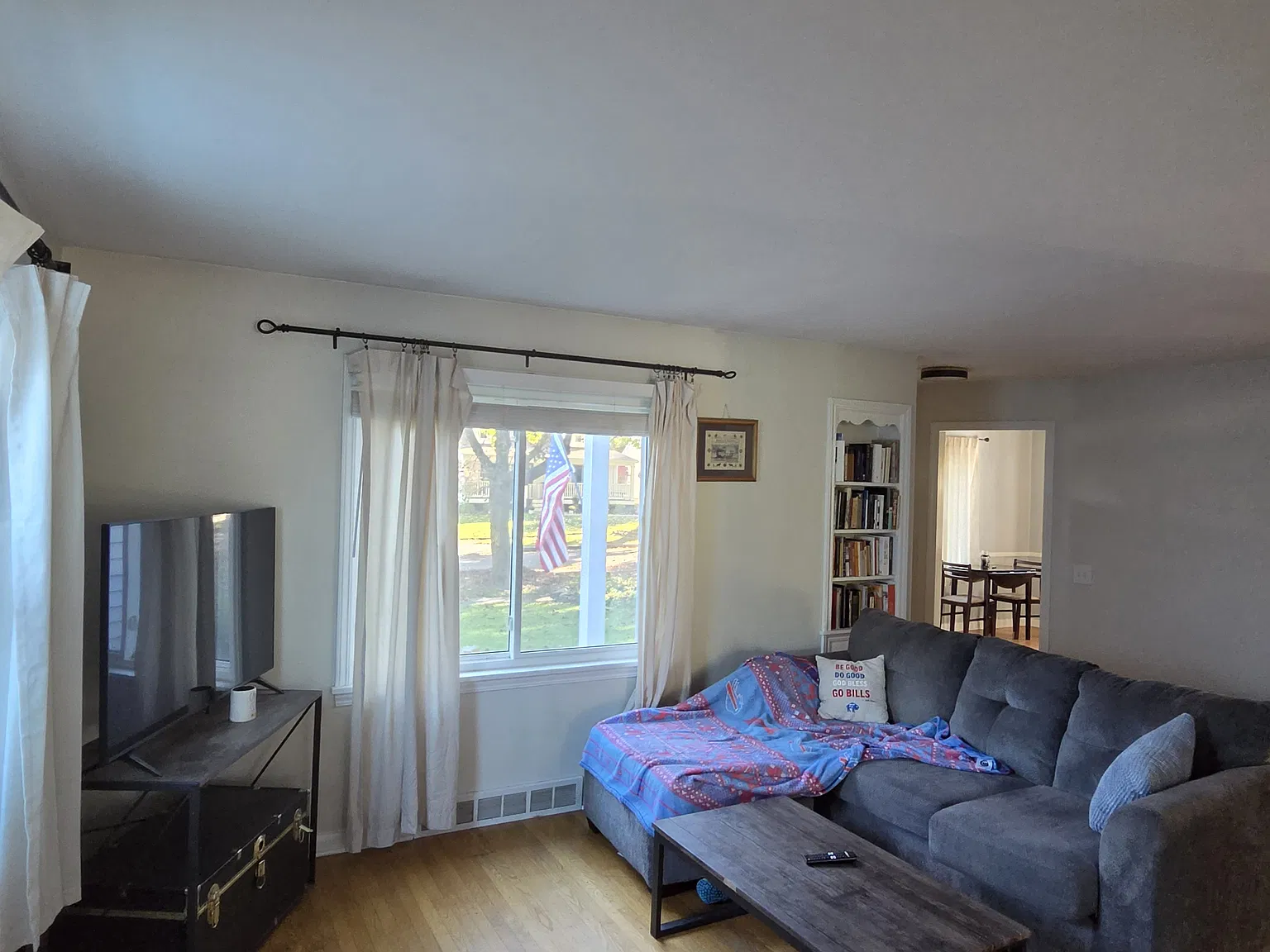 3 bed, 1338 sqft, $2,300 — Photo 3