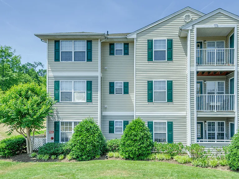 The Landings at Markhams Grant Apartments — Photo 2