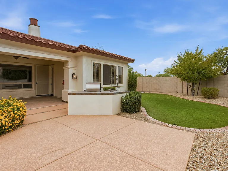 622 E Vinedo Ln — Photo 44