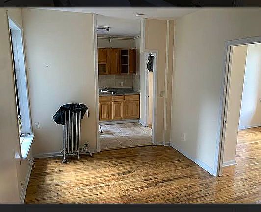 3rd image of 124 E 107th St APT 15