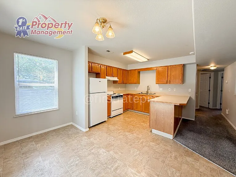 2914 W Stewart Ave #201 — Photo 8