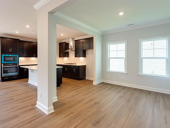 5th image of 1052 Constellation Cir