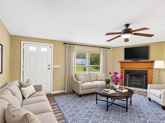 2nd image of 113 Goosetree Ct
