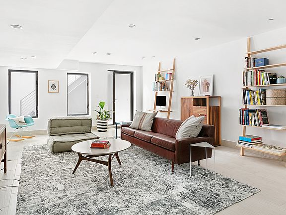 3rd image of 298 20th St #A