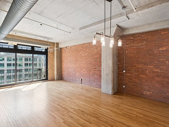 4th image of 360 W Illinois St APT 5F