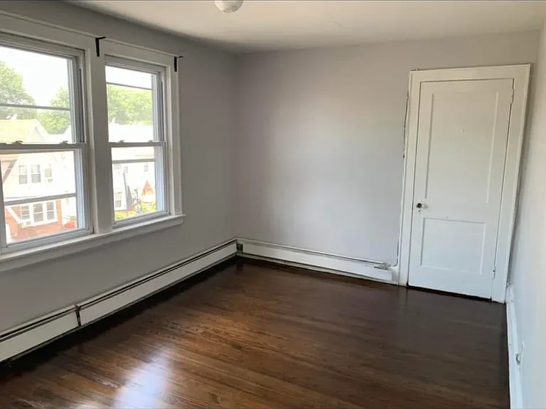 275 N 12th St — Photo 1