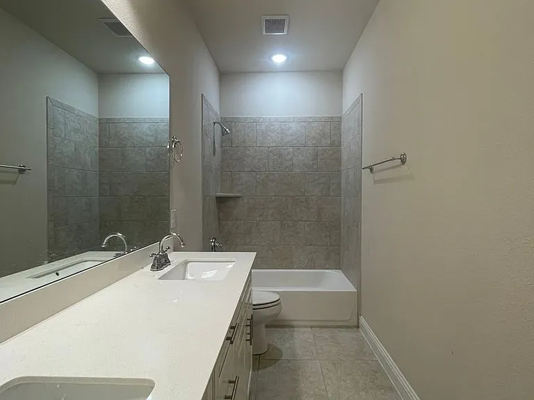 1038 Mj Brown St — Photo 16