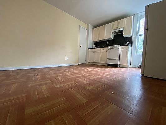 3rd image of 32 Joralemon St APT 99