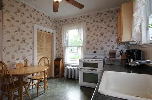 Eat in kitchen