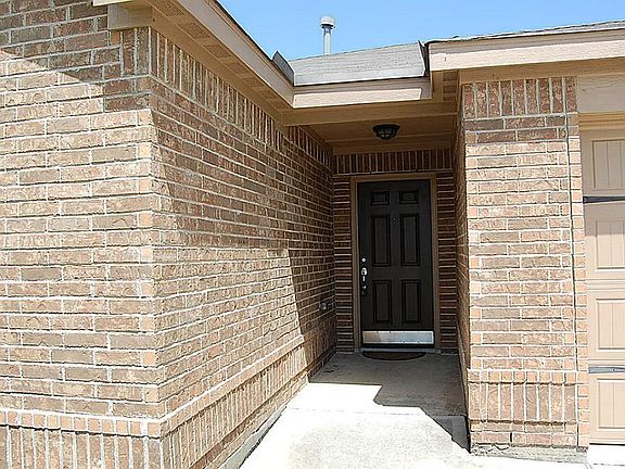 4th image of 809 Indigo Springs Ln