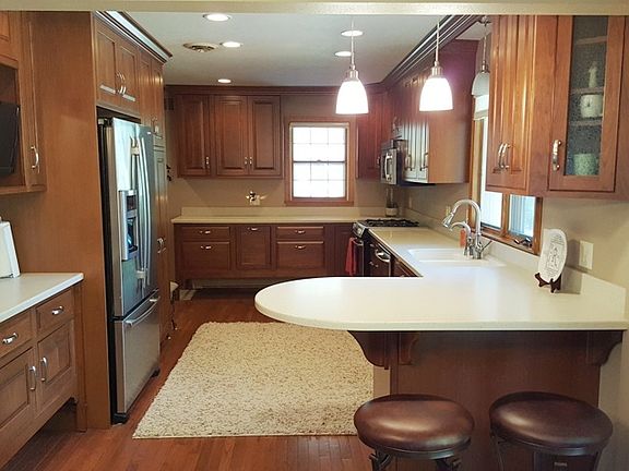 5th image of 716 Winthrop Cir