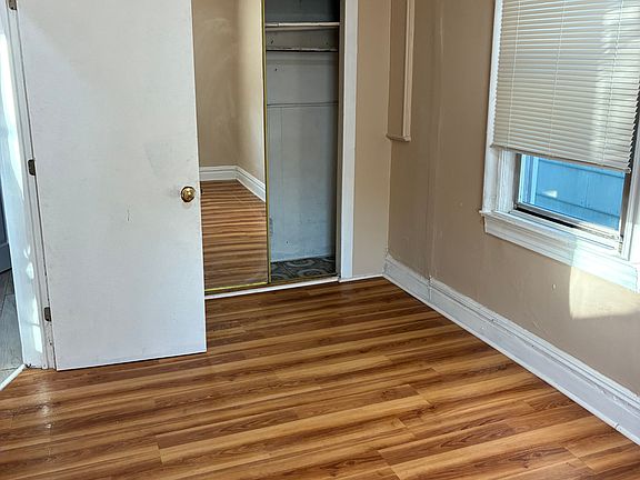 3rd image of 205 Winfield Ave Floor 2