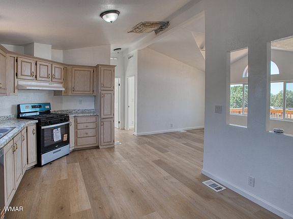 5th image of 8495 Canyon Dr