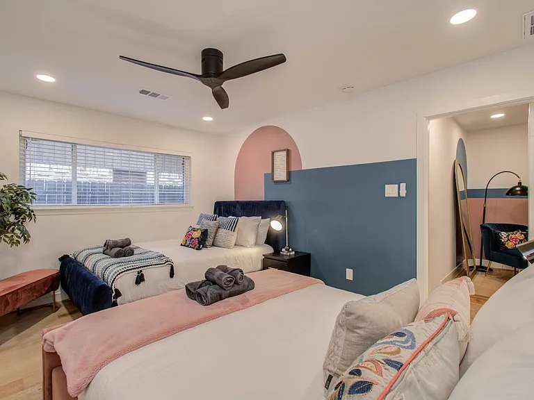 9219 Kempwood Dr — Photo 11