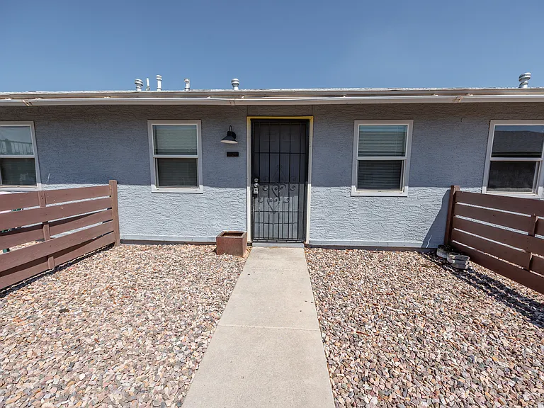 1757 E Harvard St #3 — Photo 1