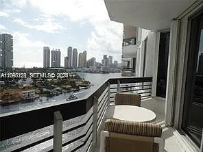 Mystic Pointe Condo No Th — Photo 2