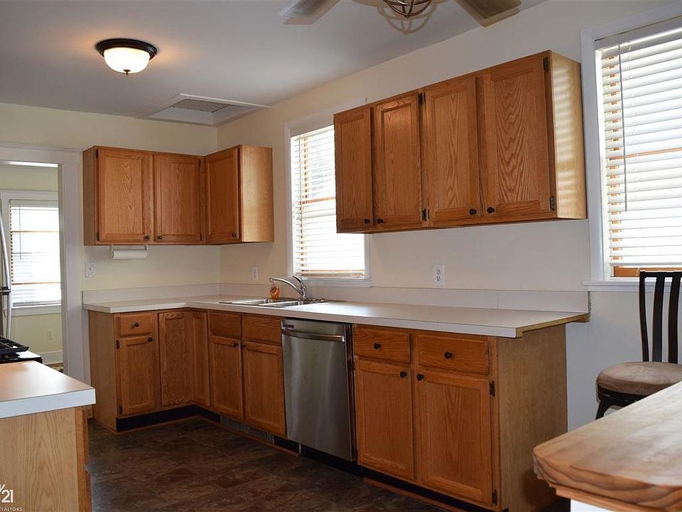 2nd image of 312 La Plaza Ct