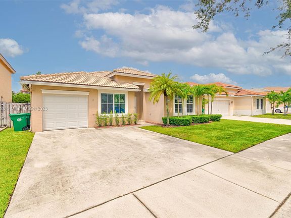 2nd image of 311 W Royal Cove Cir