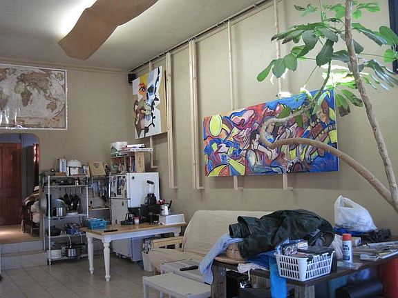 3rd image of 200 Galapago St