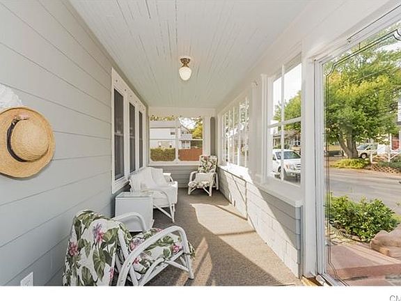 5th image of 48 Laurel Ave
