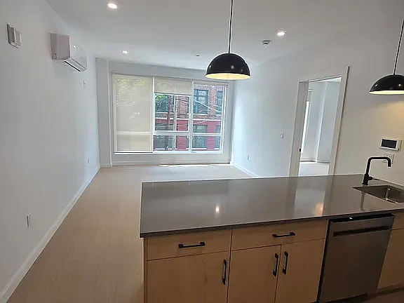 1 bed, 588 sqft, $2,245 — Photo 3