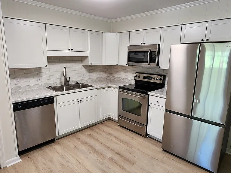 104 Cordillo Pkwy #D8 — Photo 2