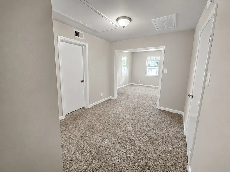 409 Jefferson Ave — Photo 7