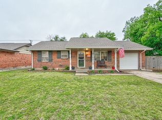 980 SW 4th Pl, Moore, OK 73160