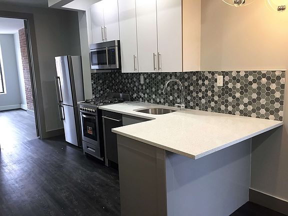 5th image of 261 Linden St APT 4L