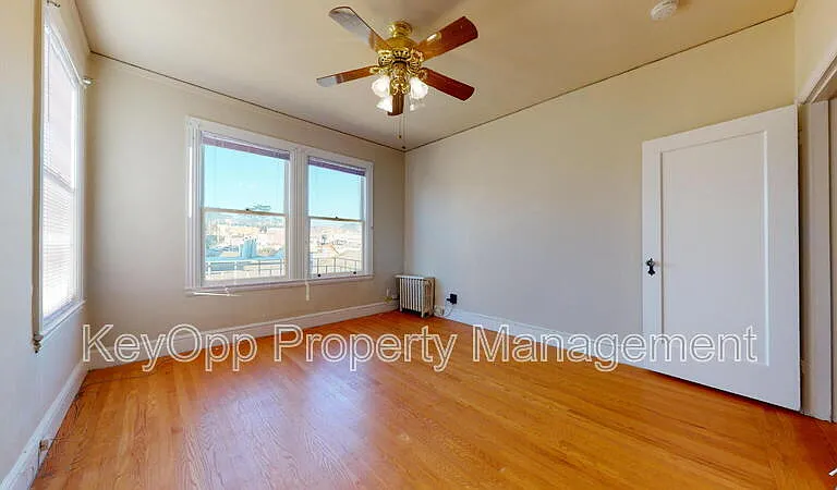895 31st Ave #7 — Photo 8