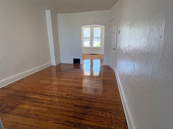3rd image of 1701 W Philadelphia St Unit 1