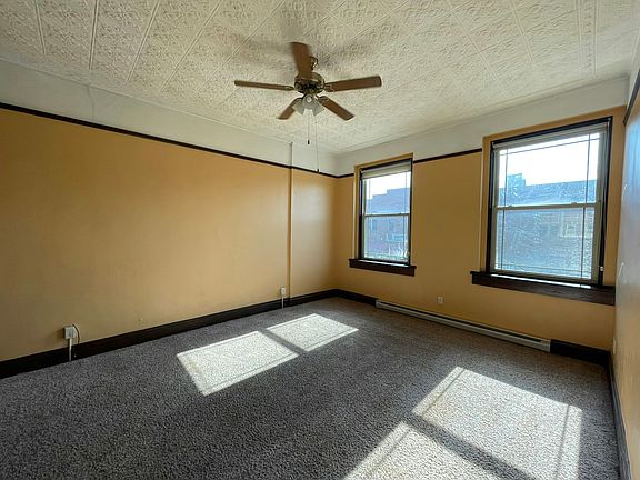 4th image of 109 1/2 E 6th St #16