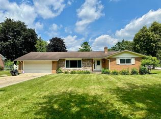 4650 Village Dr, Saginaw, MI 48638