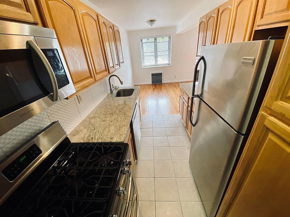 1st image of 122 Fisher Ave #6G