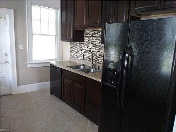 2nd image of 137 Broad St #A