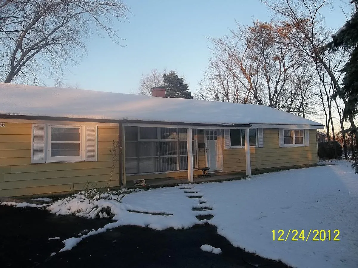 17819 Baker Ct photo 1