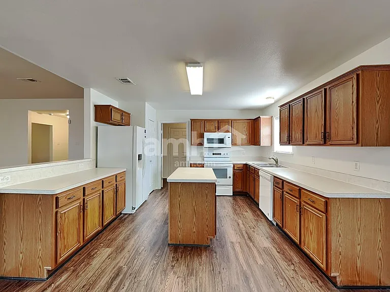 1417 Indian Wells Trl — Photo 3