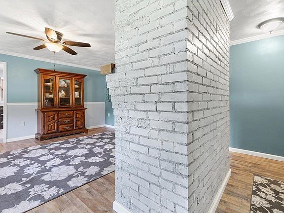 5th image of 103 Sunset St