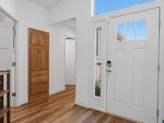 4th image of 1401 W Ellendale Ave Unit 34