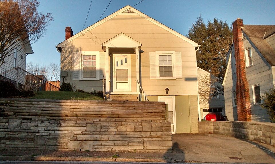 1st image of 210 Shepherd Ave