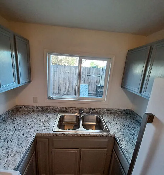 45045 W Redwood Ave — Photo 5