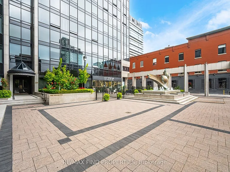 30 Wellington St E #901 — Photo 2